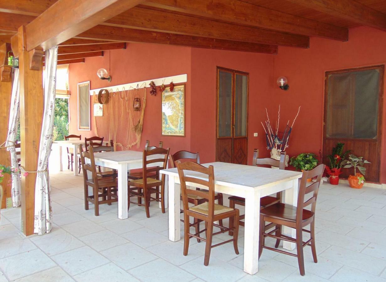 Agriturismo Villa Tommaso Torre dell'Orso Exterior photo